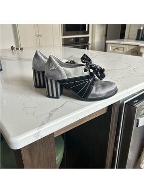 Maciejka Metallic Silver & Black Chunky Heel Women's Oxford